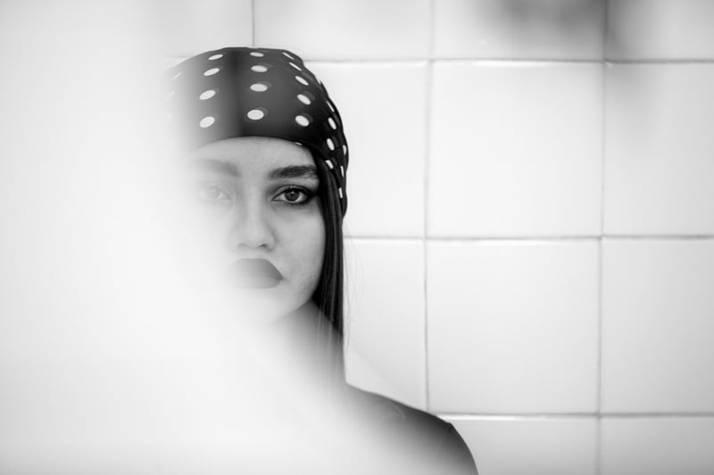 Petit ver noir dans les toilettes : comment s’en débarrasser en 2026